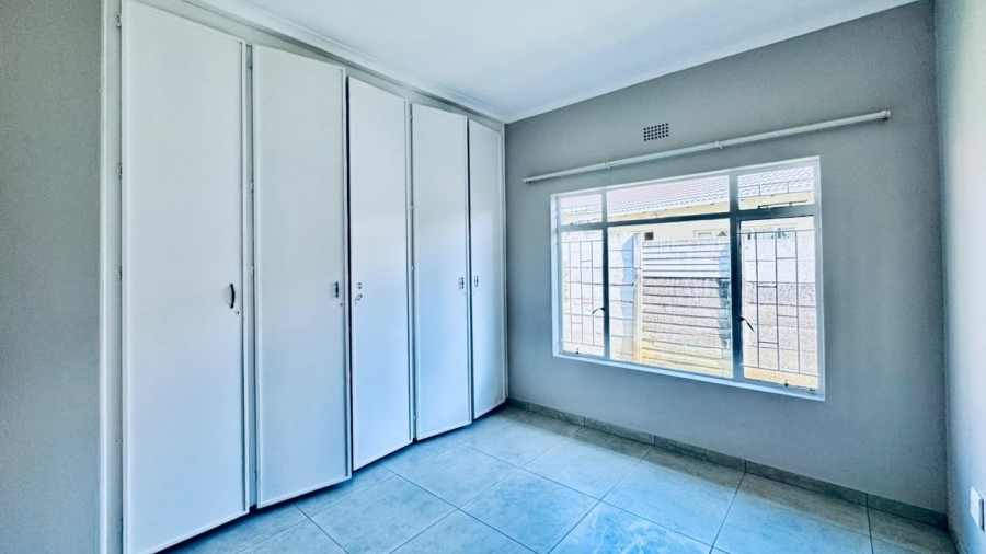 4 Bedroom Property for Sale in Geelhoutpark North West